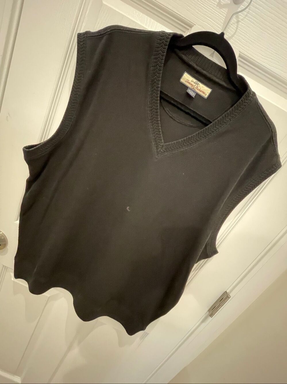 Tommy Bahama Men’s Large Black 72% Silk Cotton V-Neck Sweater Vest